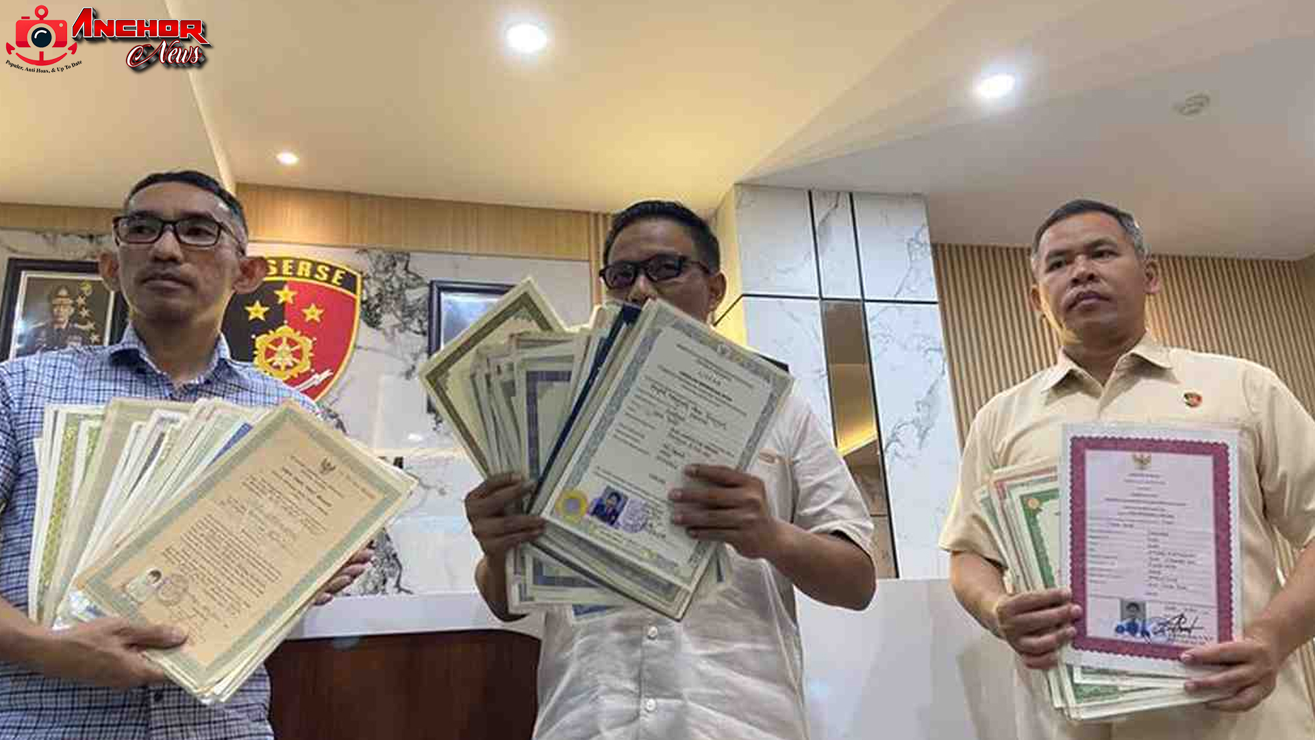 Jan Hwa Diana Tersangka! 108 Ijazah Karyawan Raib Digelapkan