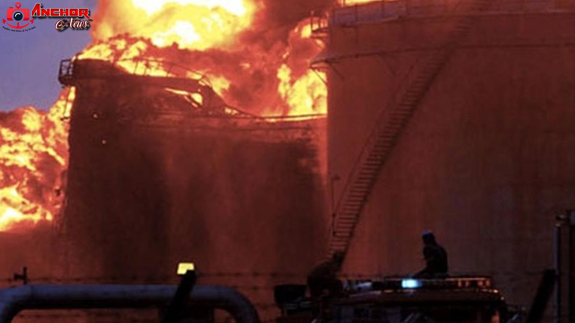 Kobaran Api Dumai Terhenti Setelah 5 Jam, Tak Ada Korban Jiwa 4 Kobaran Api Dumai Terhenti Setelah 5 Jam, Tak Ada Korban Jiwa