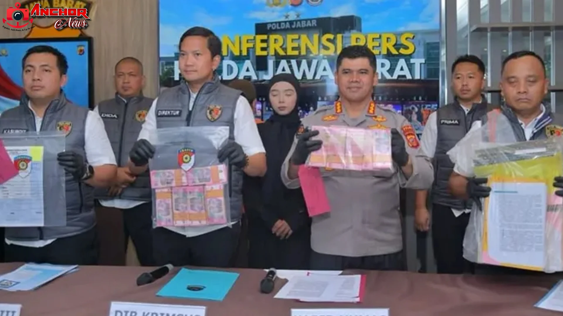 Dua Tersangka Korupsi Rp 27 Miliar Jalan Kuningan Ditahan 2 Dua Tersangka Korupsi Rp 27 Miliar Jalan Kuningan Ditahan