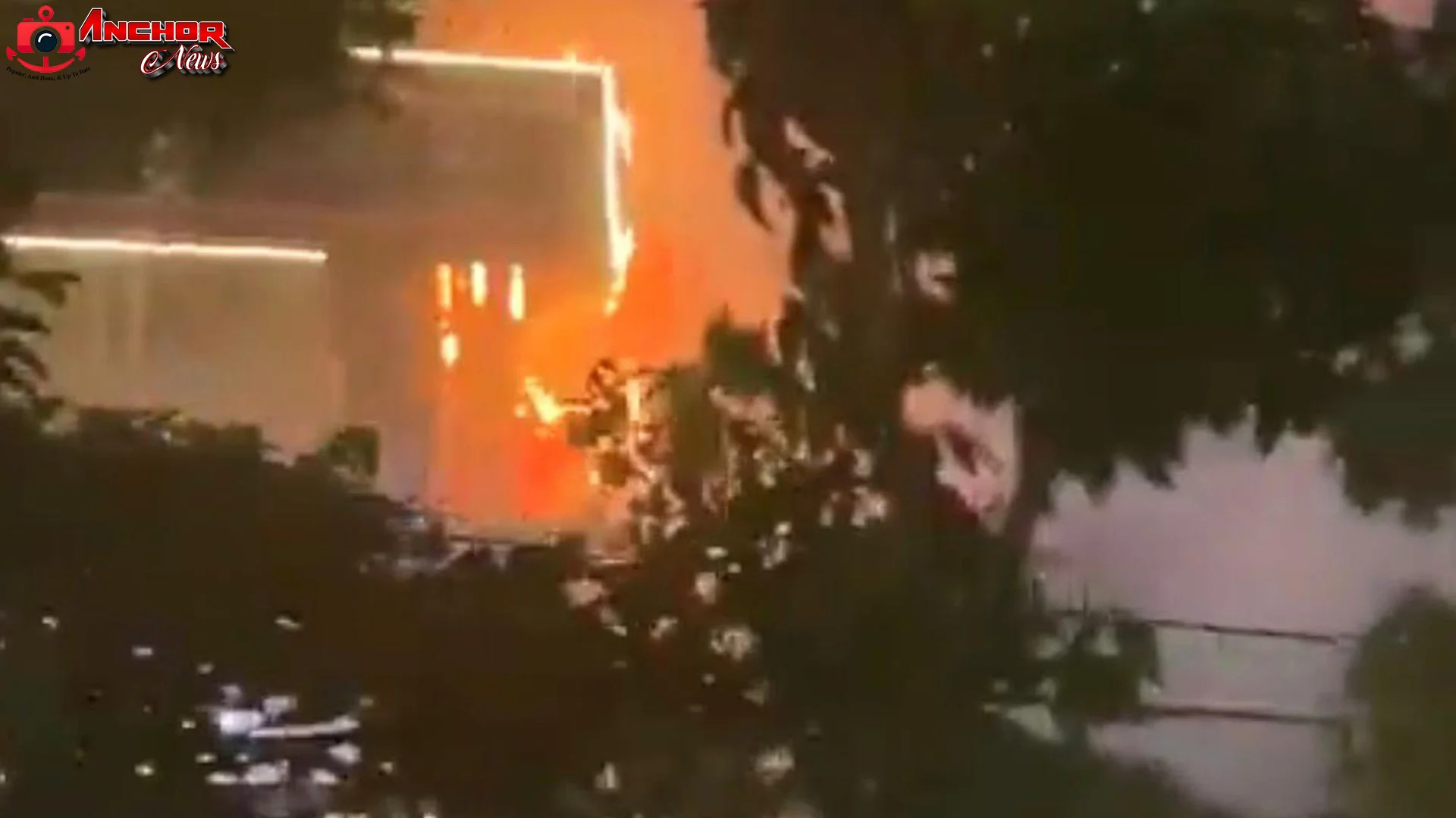 5 Fakta Kronologi Kebakaran Papan Reklame Mal Sarinah Versi Lengkap