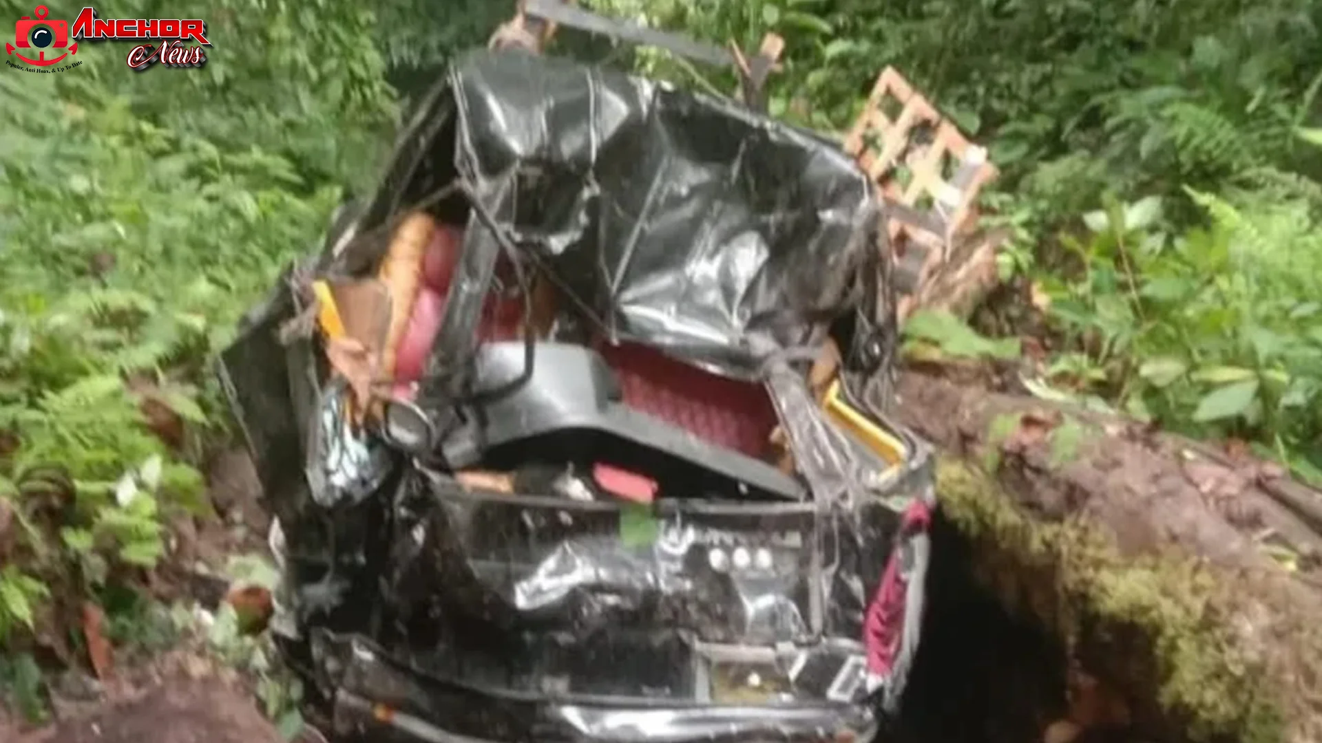 Tragis! Mobil Terjun Jurang Kerinci, 2 Hanyut dan 1 Selamat