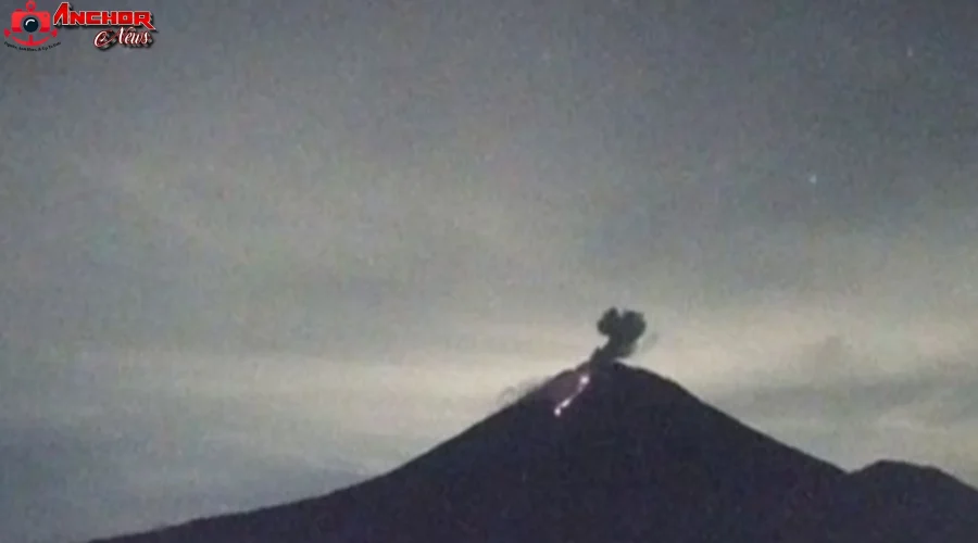 Gunung Semeru Meletus 3 Kali Malam Ini dengan Tinggi Letusan 1 km