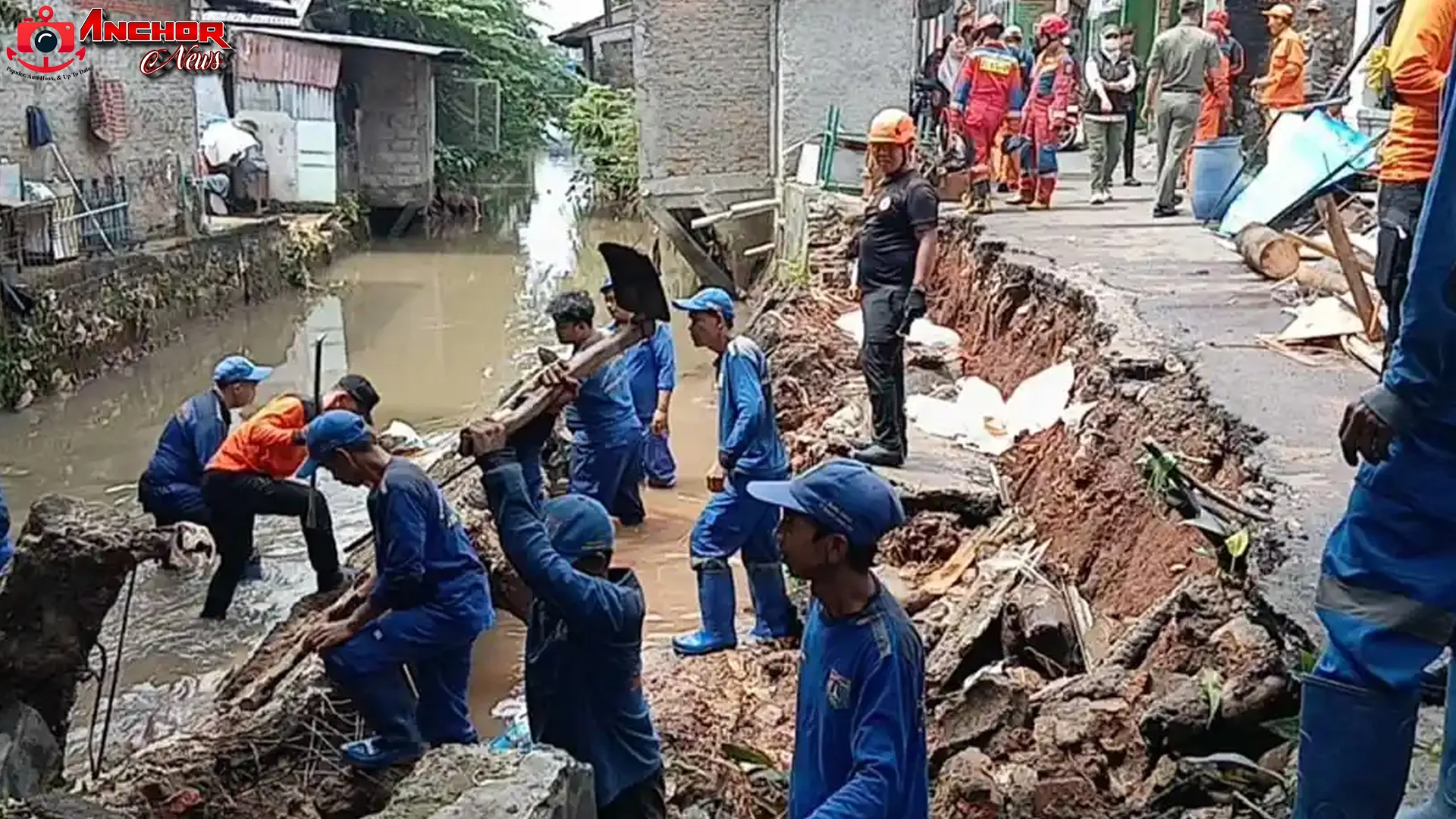 Turap Kali Baru Ambrol Batu Ampar 3 Usaha Percetakan Super Terimbas Langsung