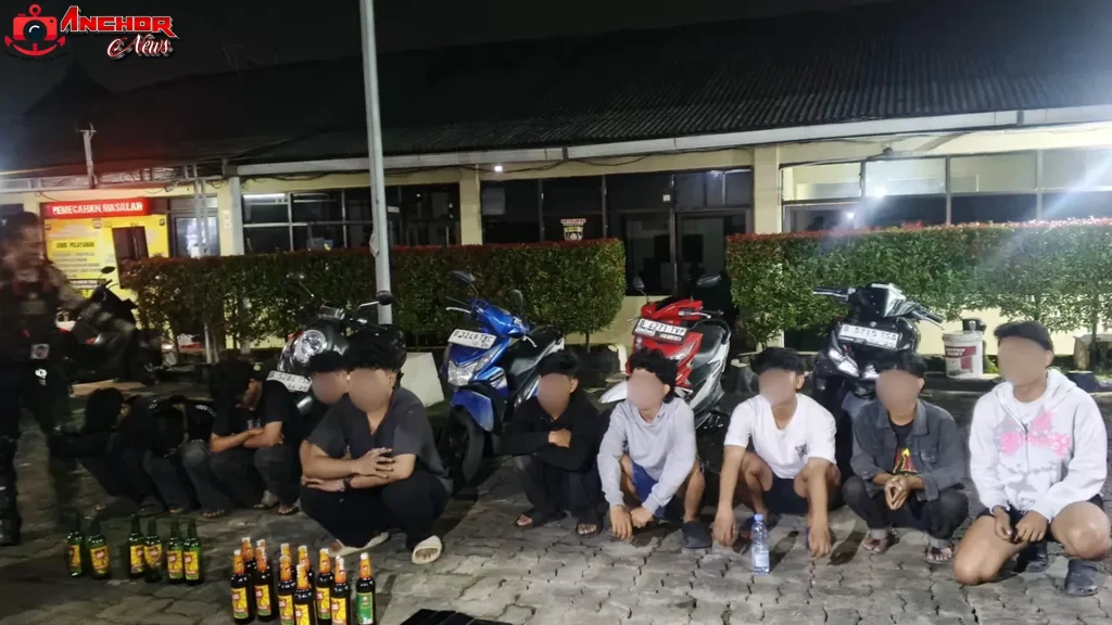 Super Aksi Cepat Brimob Bubarkan 14 Remaja Pesta Miras di Jaktim